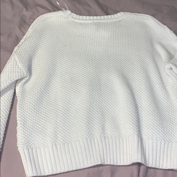 Simplistic yet adorable sweater!!!!! - Picture 5 of 5